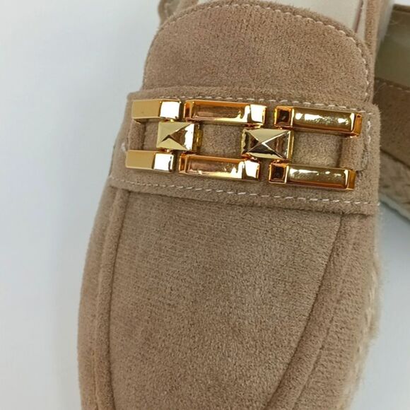 Women's Tan Slip On Faux Sued Loafers with Gold Chain Accent Sz 9 (40) - Picture 11 of 13